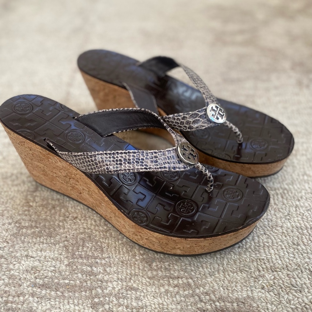Tory Burch Black,Brown Wedge Platform Sandals Cork Heel t-strap snakeskin 8.5